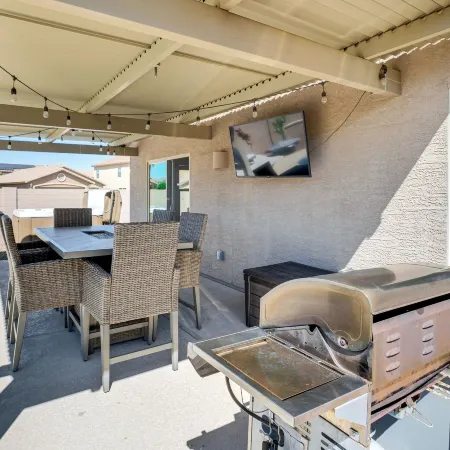 Backyard Oasis: Updated San Tan Valley Escape