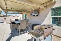 Backyard Oasis: Updated San Tan Valley Escape - Swimmingpools