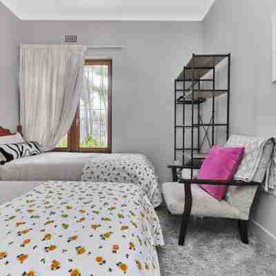 Cozy Two Bedroom Escape Rooms