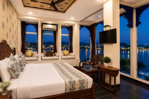 Wonder View Palace - A Lake Pichola Hotel Near Ambrai Ghat, Udaipur