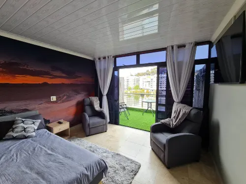 Waterfront Deco apartment 2 sleeper lake views - 3-Star