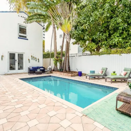 Amazing Miami Beach Gateway! Pool Villa on Prime Location for Large Groups..