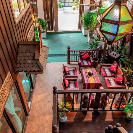 Rak Chiang Mai Guesthouse Отели рядом с достопримечательностью «Ворота Чанг Пуак»