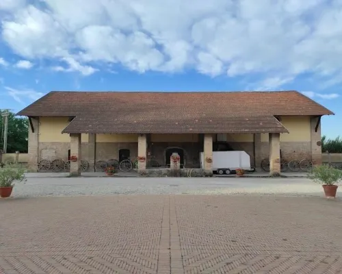 AGRITURISMO LE CORTI DELLA GUALDANA Hotels in Voghera