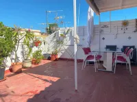 Central Attic Apt Sleeps 4 with Patio - 3 Sao