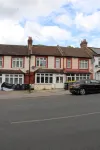 Spacious 4 bedroom house in Selhurst park - Bungalows