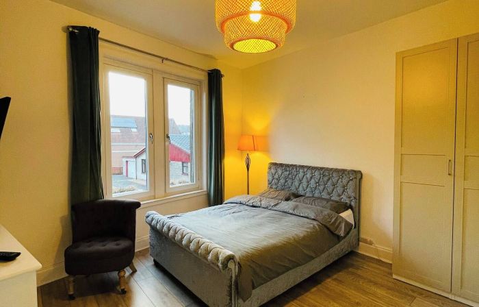 1 Bedroom Pet Friendly Apt Wd Free Wifi, Parking, Netflix & Pool Table. Sleeps 3