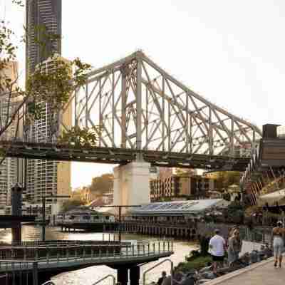 Artful Abode 1Bed-1Bath-1Car - 5 mins to CBD Others