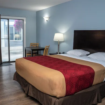 Courtyard Inn Vernon