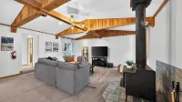 Ute Cabin by Avantstay Vintage Cabin + BBQ Deck Ski Donner Summit + Lake + Truckee - Kitchens