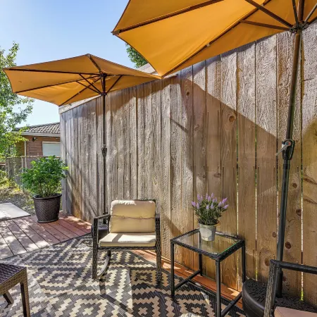 Seatac Getaway! Fully Fenced w/ Workspace