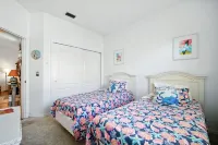 Boaters Dream Pool Spa Dock Walking Biking - 4-Star