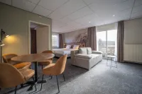 Fletcher Hotel - Restaurant de Zeegser Duinen - Parkplatz