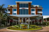 Hotel Imperial Grand - piscina
