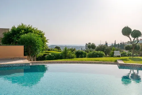 Charming Holiday House with Stunning Views in Albufeira - บังกะโล