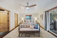 Mountain Retreat Canoe Fireplace Views - 4-نجوم