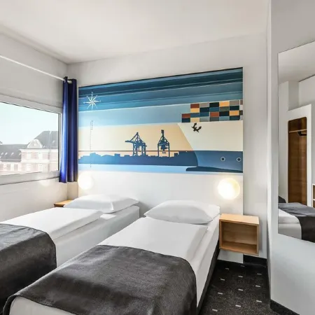 B&B HOTEL Hamburg-Altona Отели рядом с достопримечательностью «Театр "Алле"»