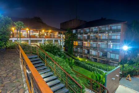Hotel Raices Esturion