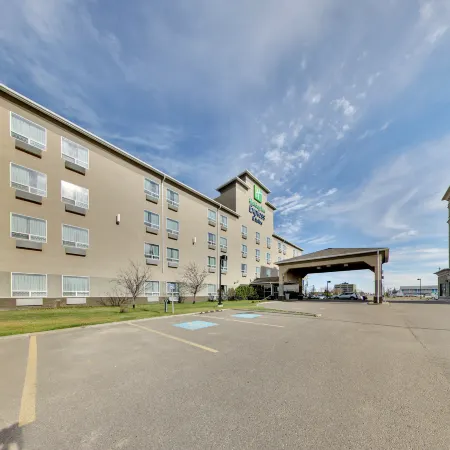 Holiday Inn Express & Suites EDMONTON-INTERNATIONAL AIRPORT by IHG