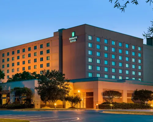 إمباسي سويتس باي هيلتون رالي دورهام ريسيرش ترينجل Hotels near بي ان سي أرينا