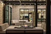 Home2 Suites by Hilton at the Dunes on Monterey Bay - parking