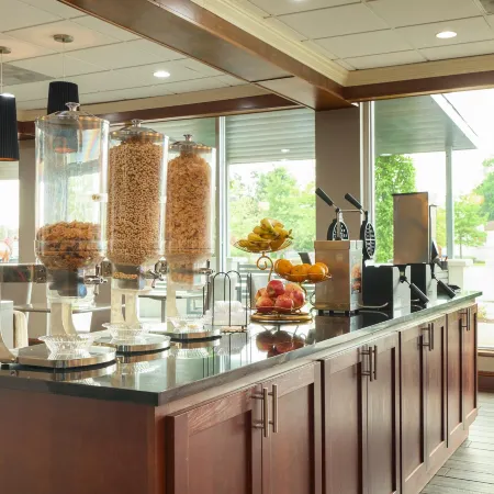 Cottonwood Airport & Expo Hotel Louisville