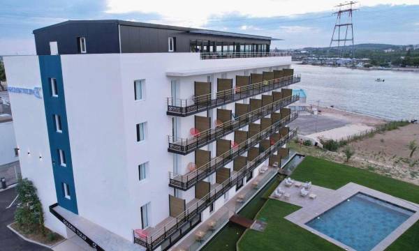 Golden Tulip Martigues - Provence
