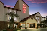 Red Roof Inn & Suites Pensacola East - Milton - Parking