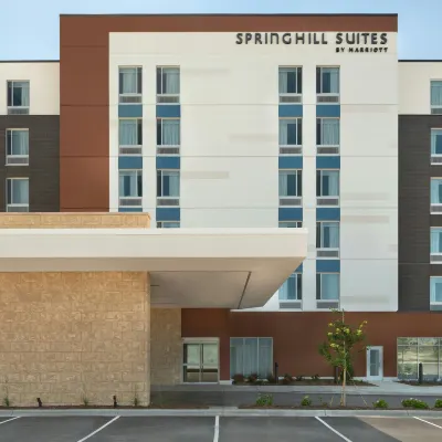 SpringHill Suites Milwaukee West/Wauwatosa Hotels near Milwaukee Mile