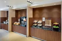 Fairfield Inn & Suites by Marriott North Bergen - breakfast