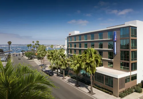 Hilton Garden Inn San Diego Downtown/Bayside - Rooftop Pools