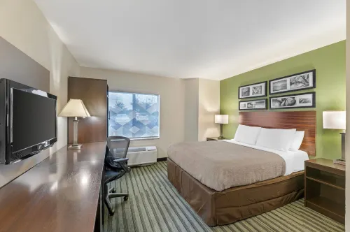 Quality Inn Kansas City International Airport - Pet friendly
