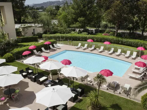 Hôtel Mercure Cannes Mandelieu - parking