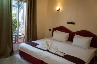 Evila Inn - Thoddoo - parking