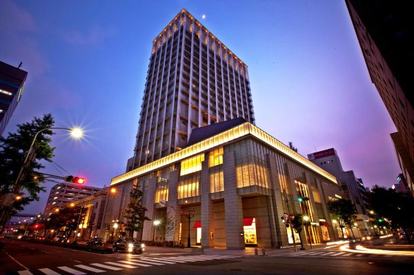 Where to Stay in Kobe — ORIENTAL HOTEL