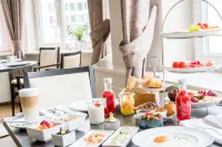 Steigenberger Hotel Bielefelder Hof - breakfast