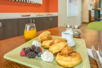 Holiday Inn & Suites PEACHTREE CITY by IHG - breakfast
