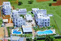 Yiannis Manos Hotel Resort - piscina