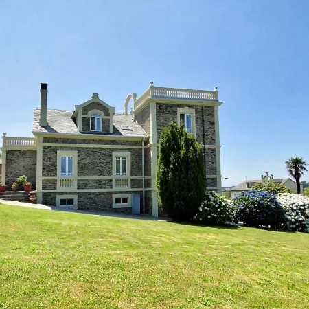 Indiana Colonial Style House Villa Auristela