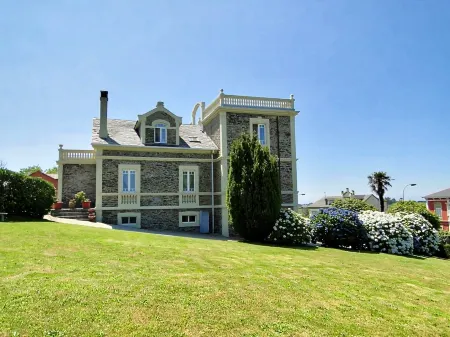 Indiana Colonial Style House Villa Auristela