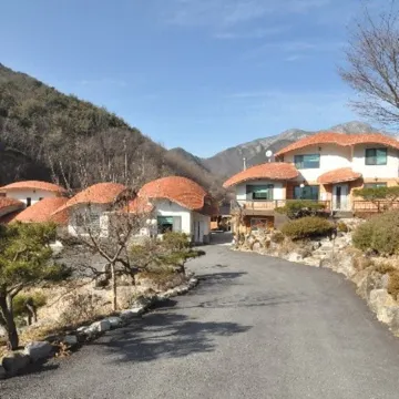 Boeun Songnisan Way to Cheonwangbong Pension Отели рядом с достопримечательностью «Храм Попчуса»