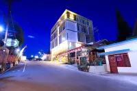 Facade Hotel Tawangmangu, Azana Hotels Collection Hotel dekat Retreat House Sasono Panembah Bukit Hermon