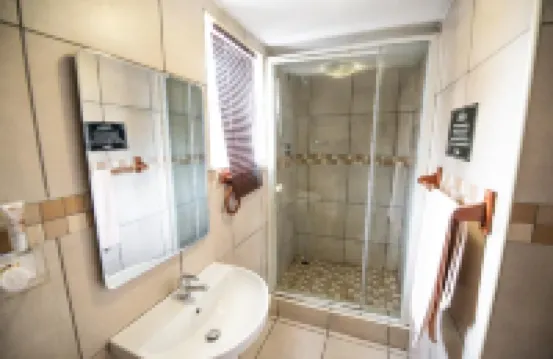 New England Guest House by Ilawu