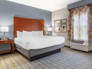 Comfort Inn & Suites Cleveland