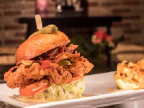 ดับเบิลทรีบายฮิลตัน โฮเทลแอนด์สวีทส์ พิตส์เบิร์ก ดาวน์ทาวน์ โรงแรมในพิตส์เบิร์ก