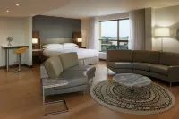 Hilton Toronto Airport Hotel & Suites Hotels in Mississauga