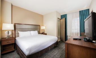 DoubleTree by Hilton Hotel West Palm Beach Airport
