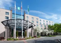 Embassy Suites by Hilton Seattle North Lynnwood - Pet friendly