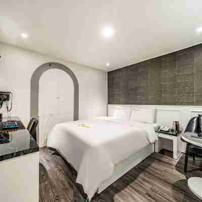 Suwon (Seryu Station) Sunflower Rooms