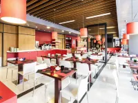 Ibis Roma Fiera Hotels near La Saliera